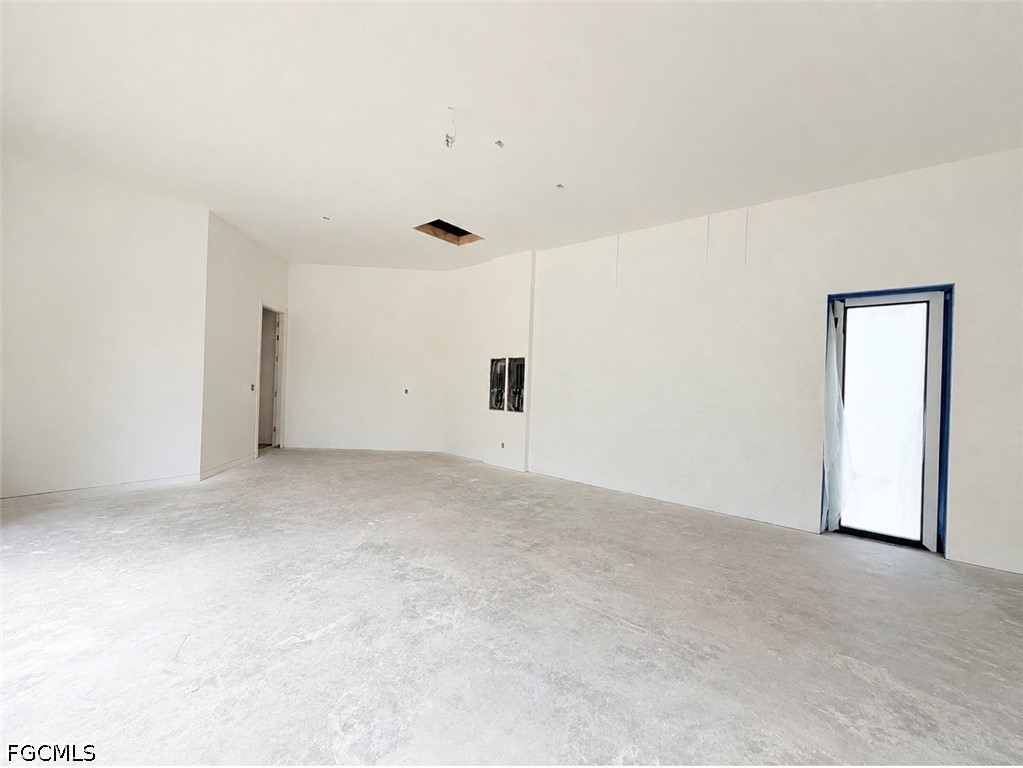 159 12th, Naples, FL 34120