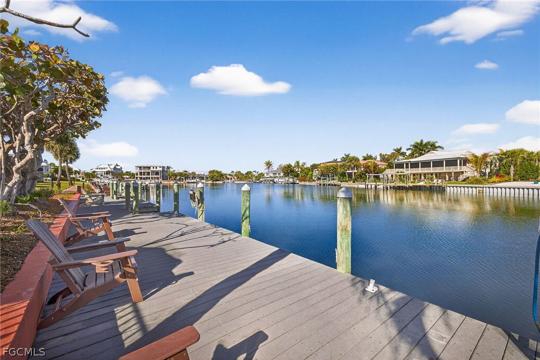 Dock