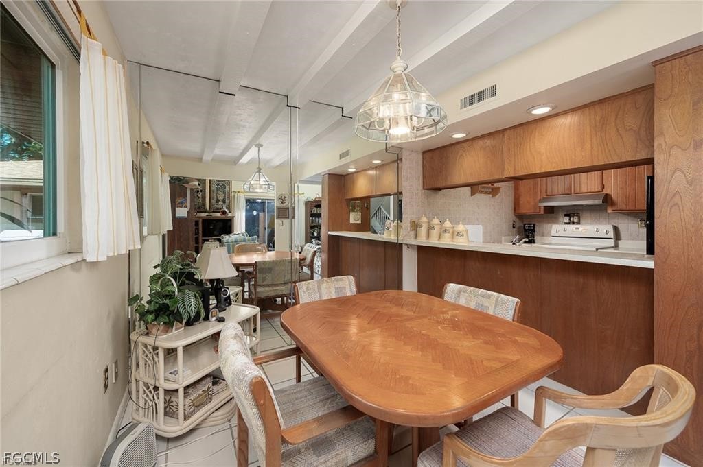 DiningArea