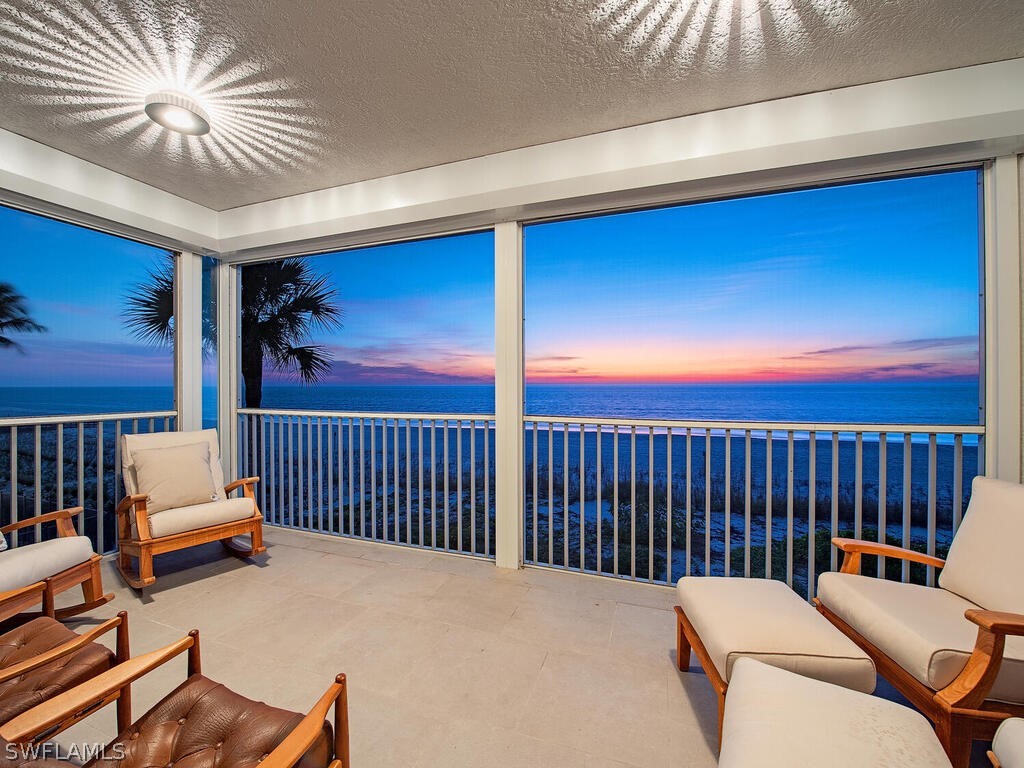 9811 Gulf Shore Unit 101, Naples, FL 34108