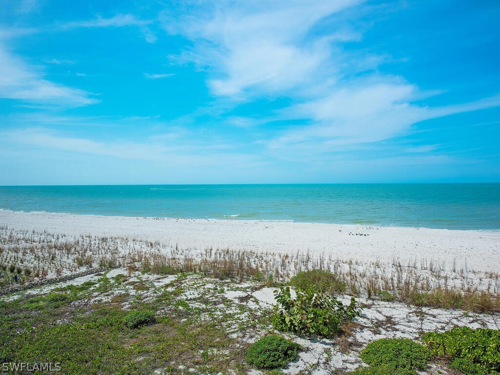 9811 Gulf Shore Unit 101, Naples, FL 34108
