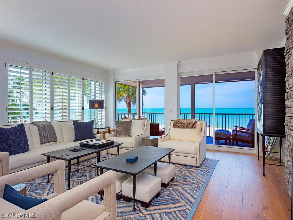 9811 Gulf Shore Unit 101, Naples, FL 34108