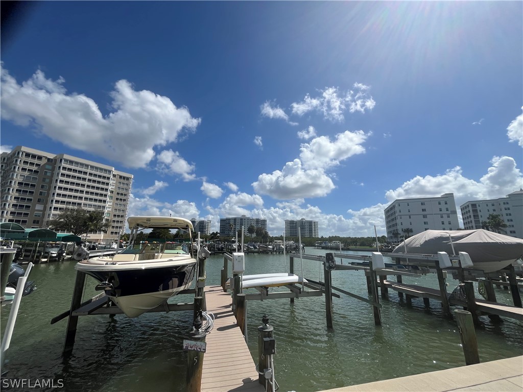 Dock