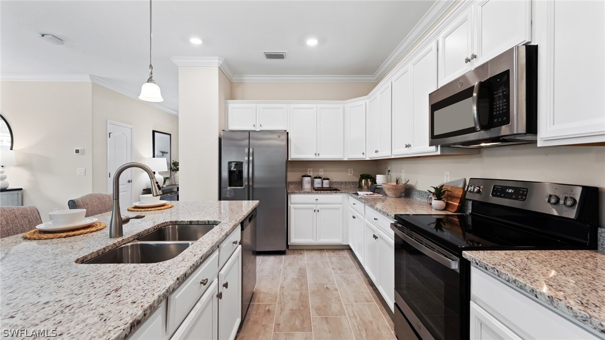 5187 Sugarwood, Naples, FL 34113