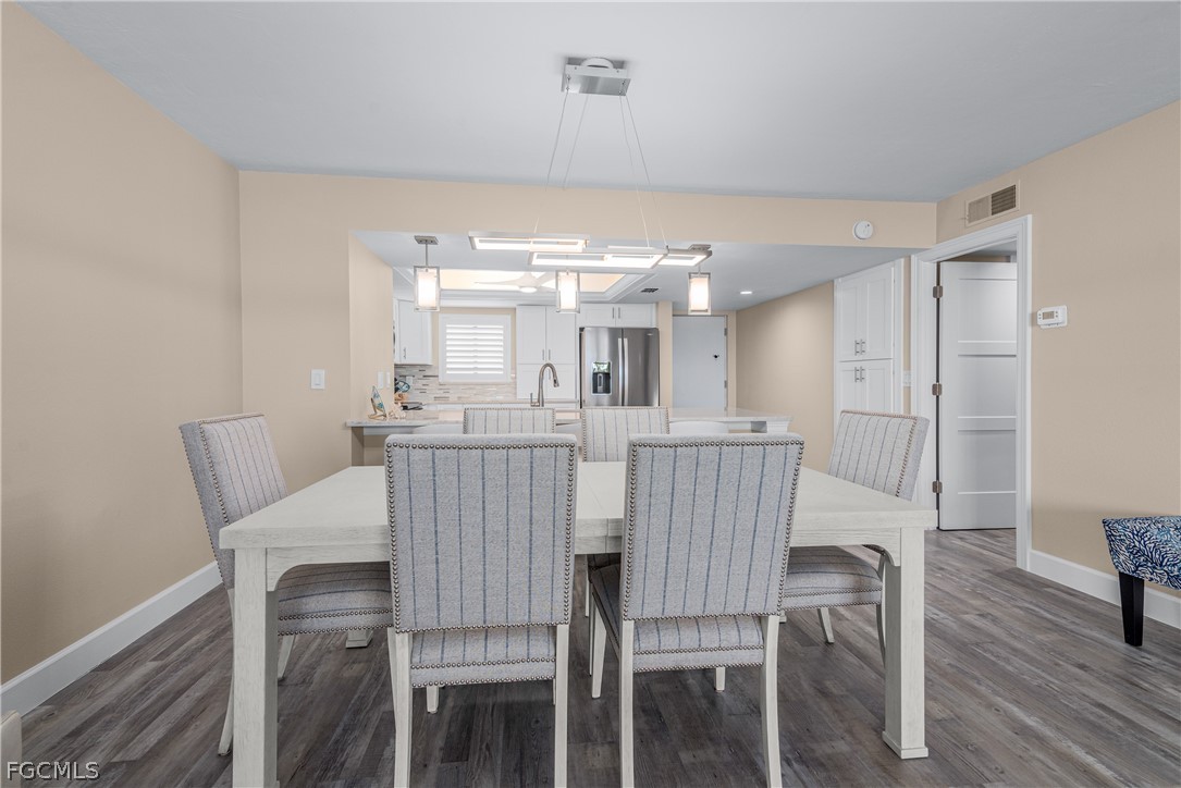 DiningArea