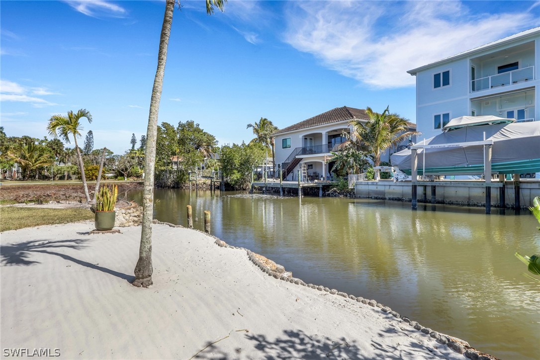 1290 Venetian, Naples, FL 34110