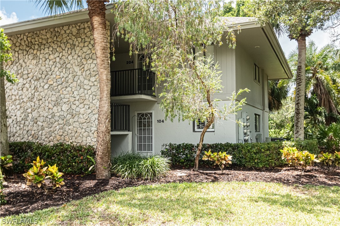 746 Eagle Creek Unit 104, Naples, FL 34113