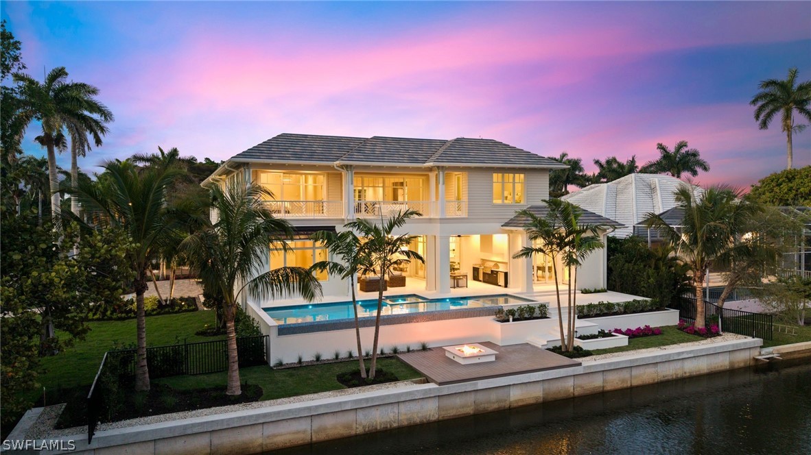 408 16th, Naples, FL 34102