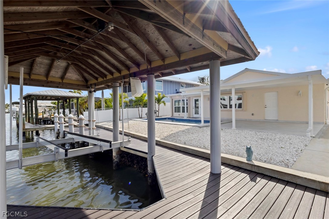 Dock