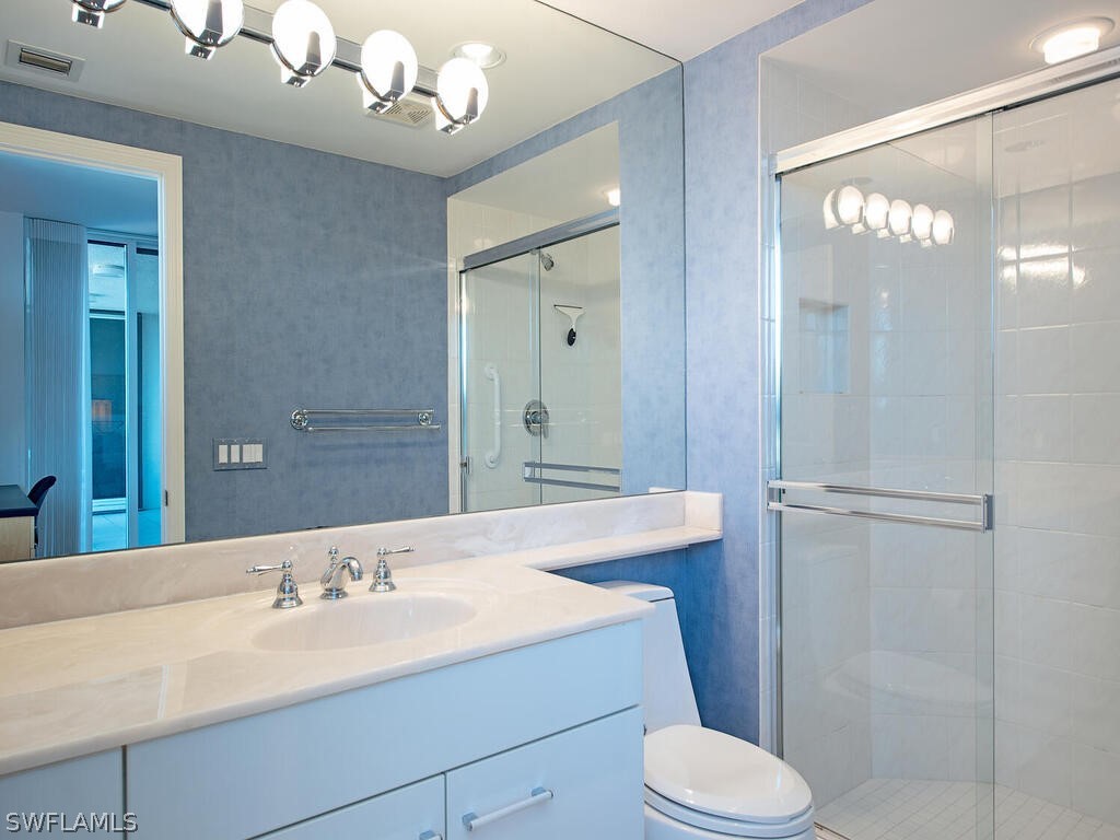7225 Pelican Bay Unit 1703, Naples, FL 34108
