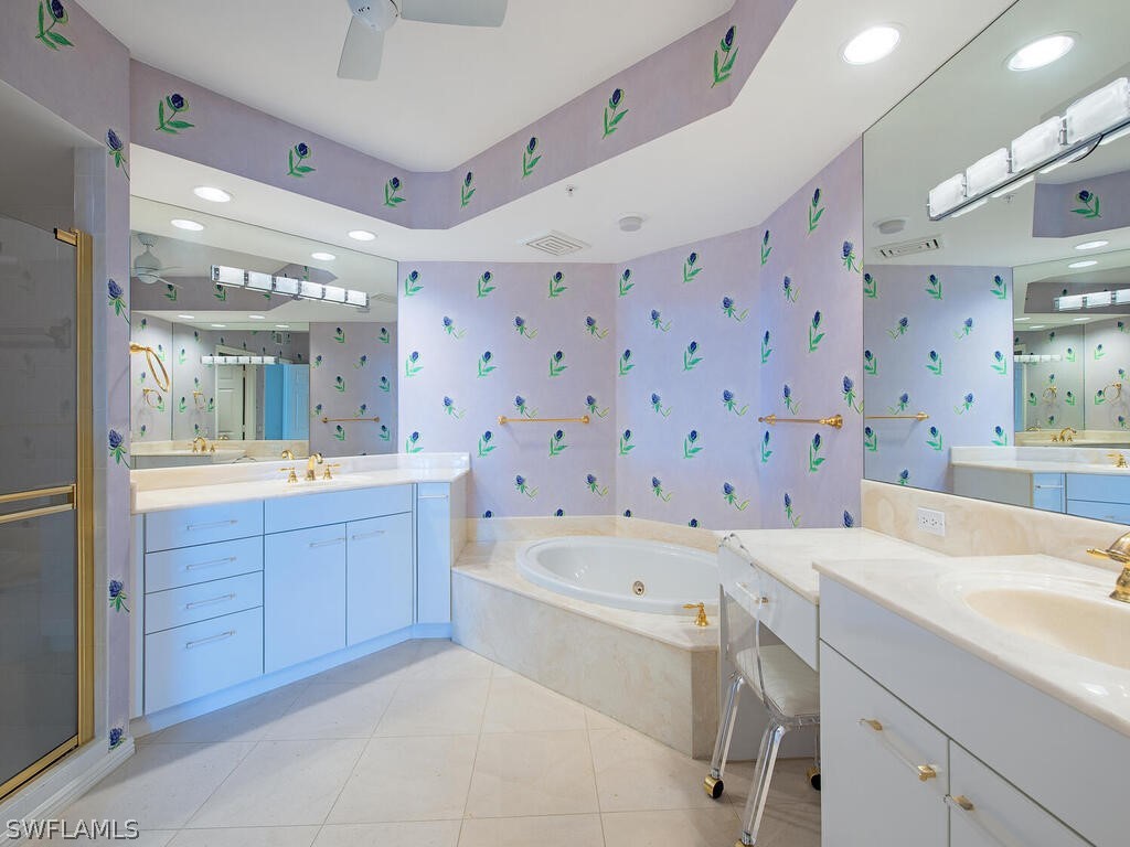 7225 Pelican Bay Unit 1703, Naples, FL 34108