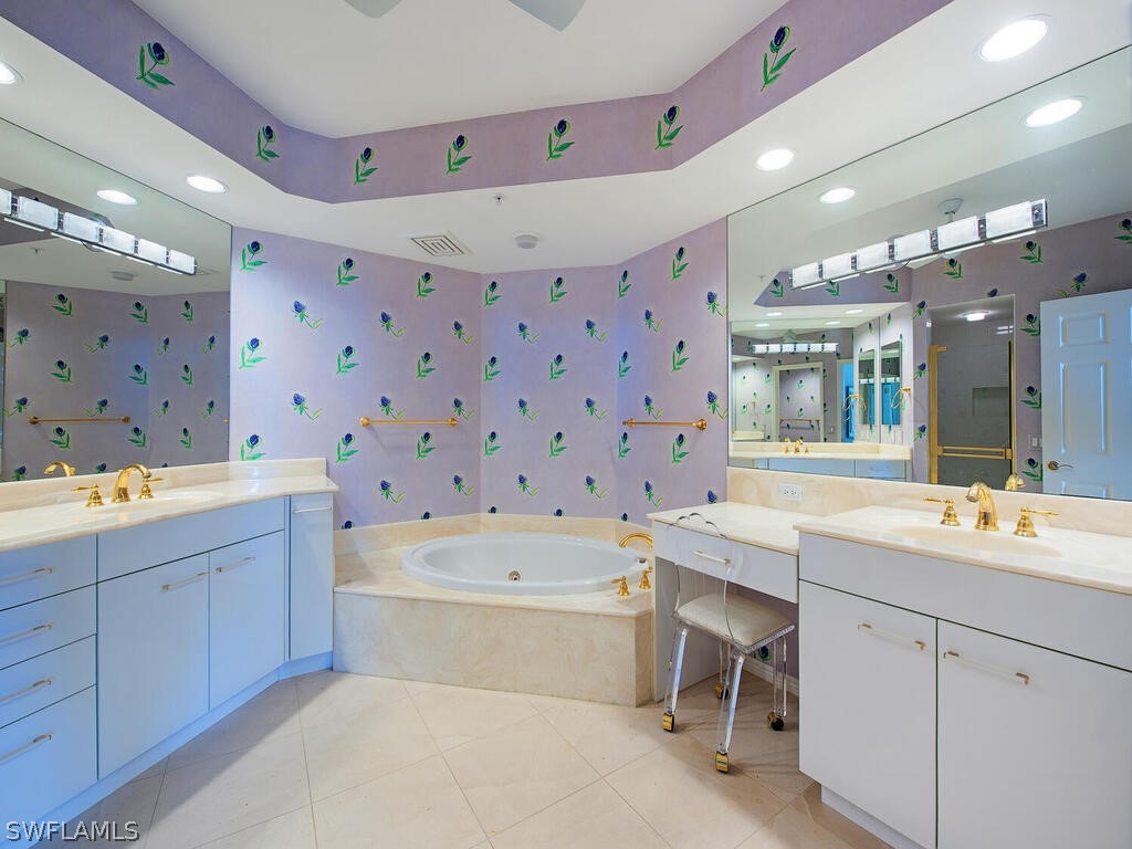 7225 Pelican Bay Unit 1703, Naples, FL 34108