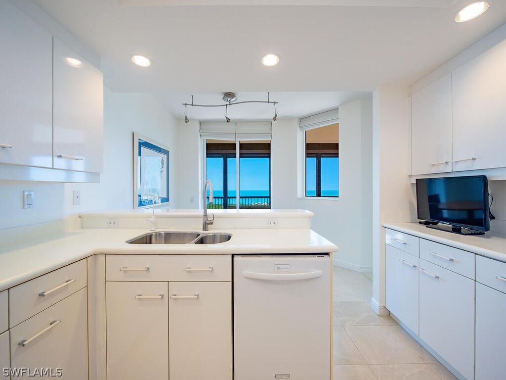 7225 Pelican Bay Unit 1703, Naples, FL 34108