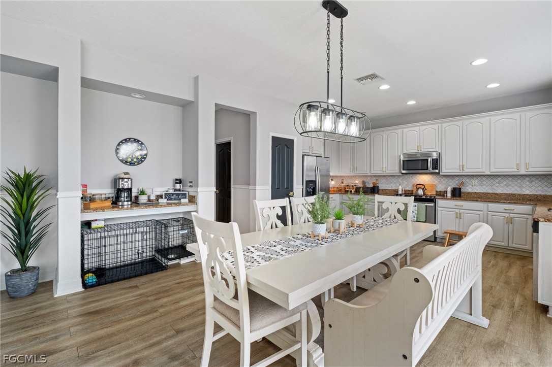 DiningArea