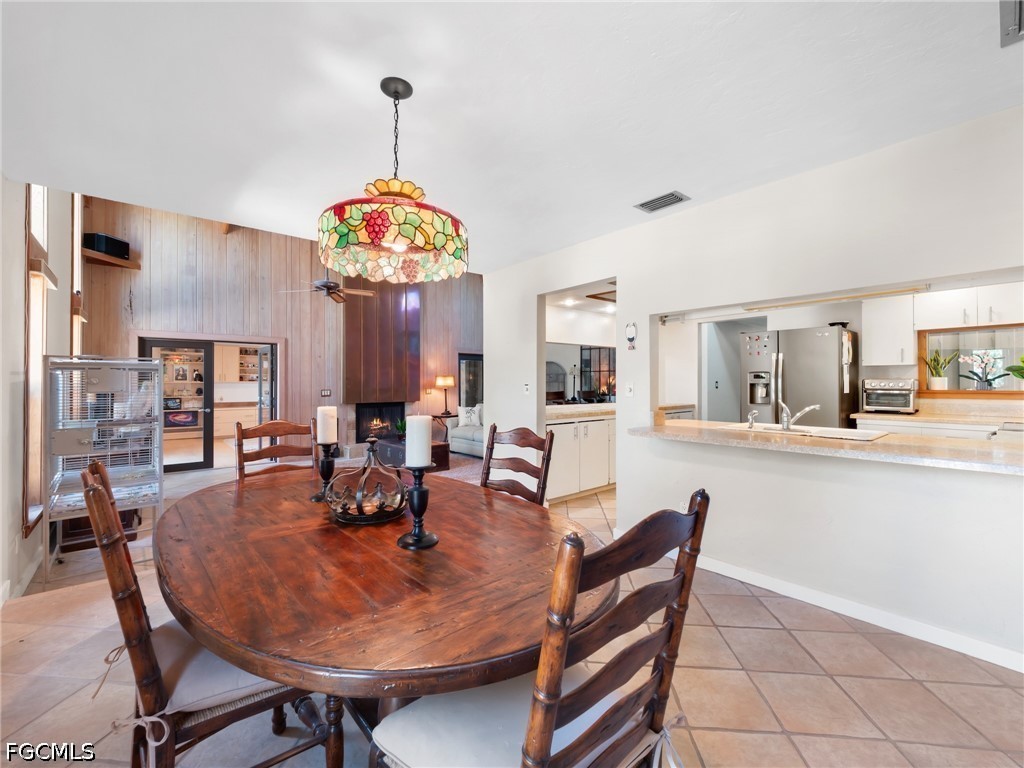 DiningArea