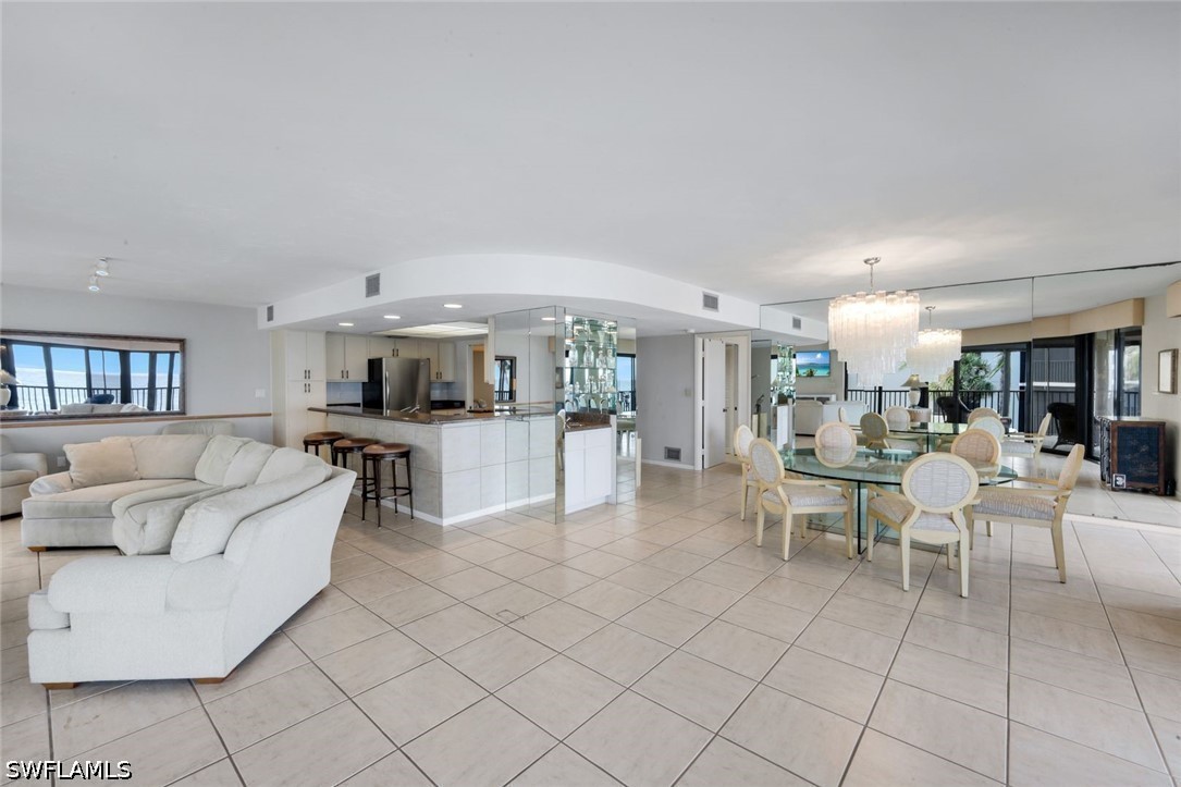 9653 Gulf Shore Unit 303, Naples, FL 34108