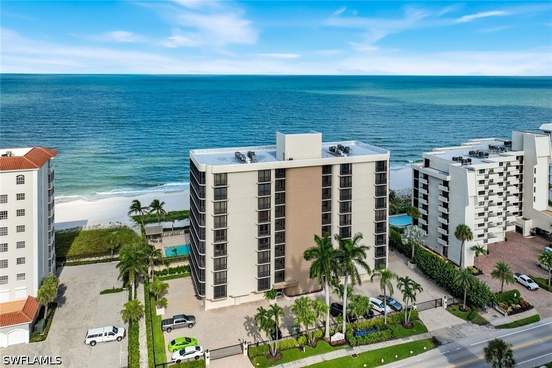 9653 Gulf Shore Unit 303, Naples, FL 34108