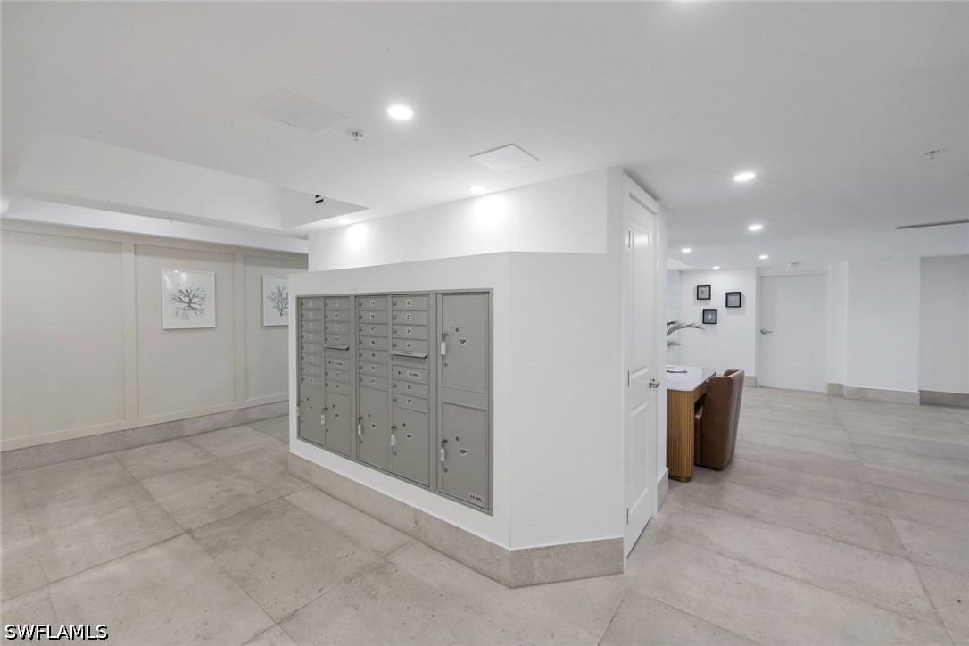 9653 Gulf Shore Unit 303, Naples, FL 34108