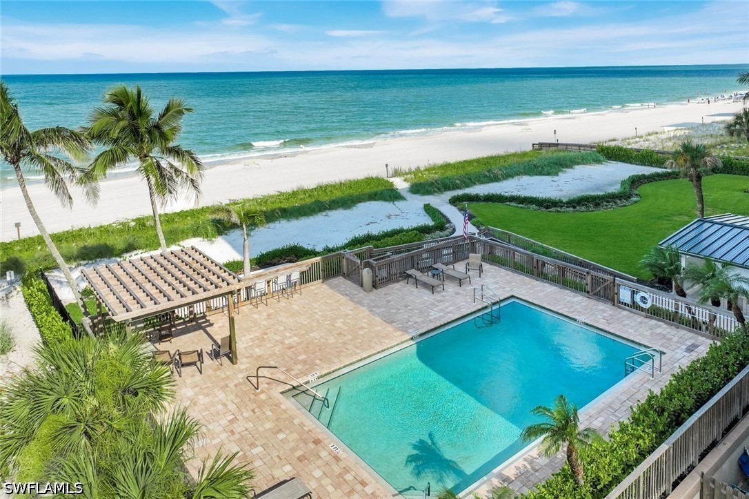 9653 Gulf Shore Unit 303, Naples, FL 34108