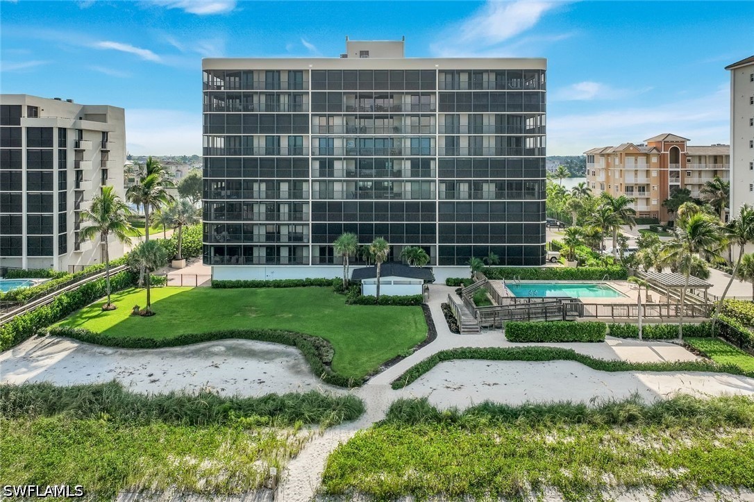 9653 Gulf Shore Unit 303, Naples, FL 34108