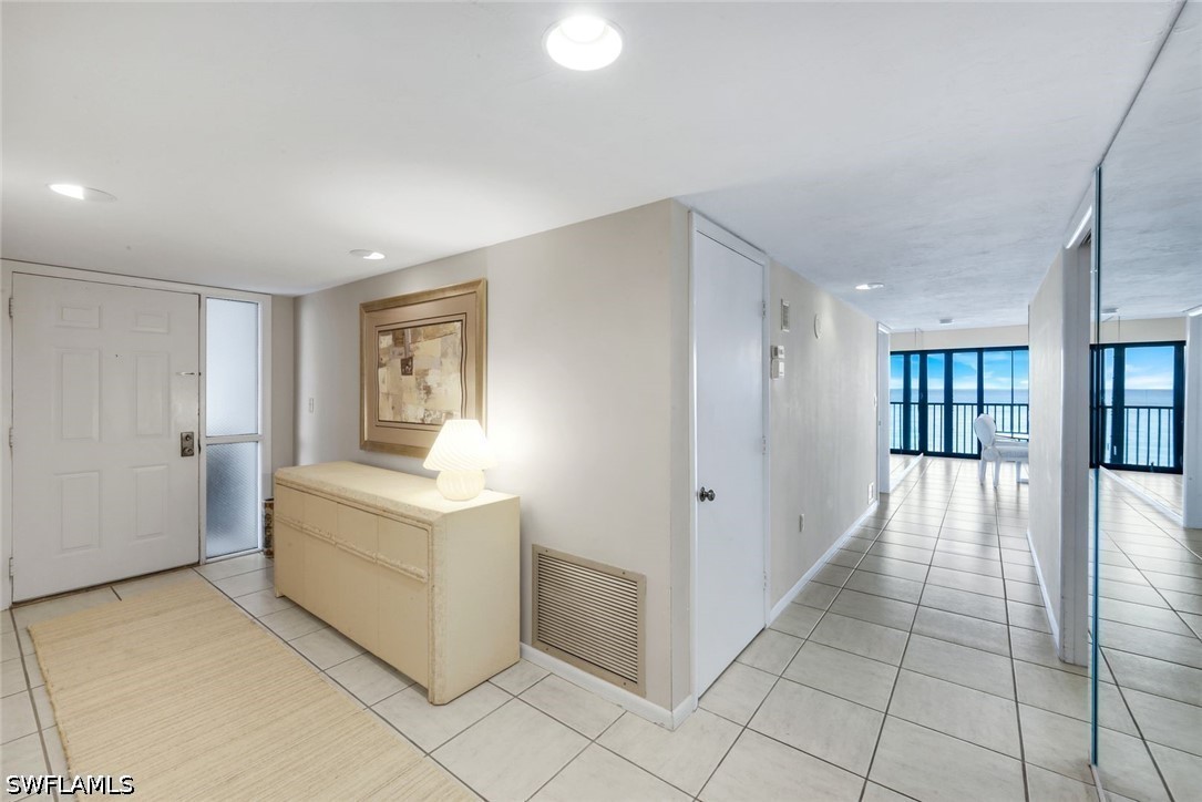 9653 Gulf Shore Unit 303, Naples, FL 34108