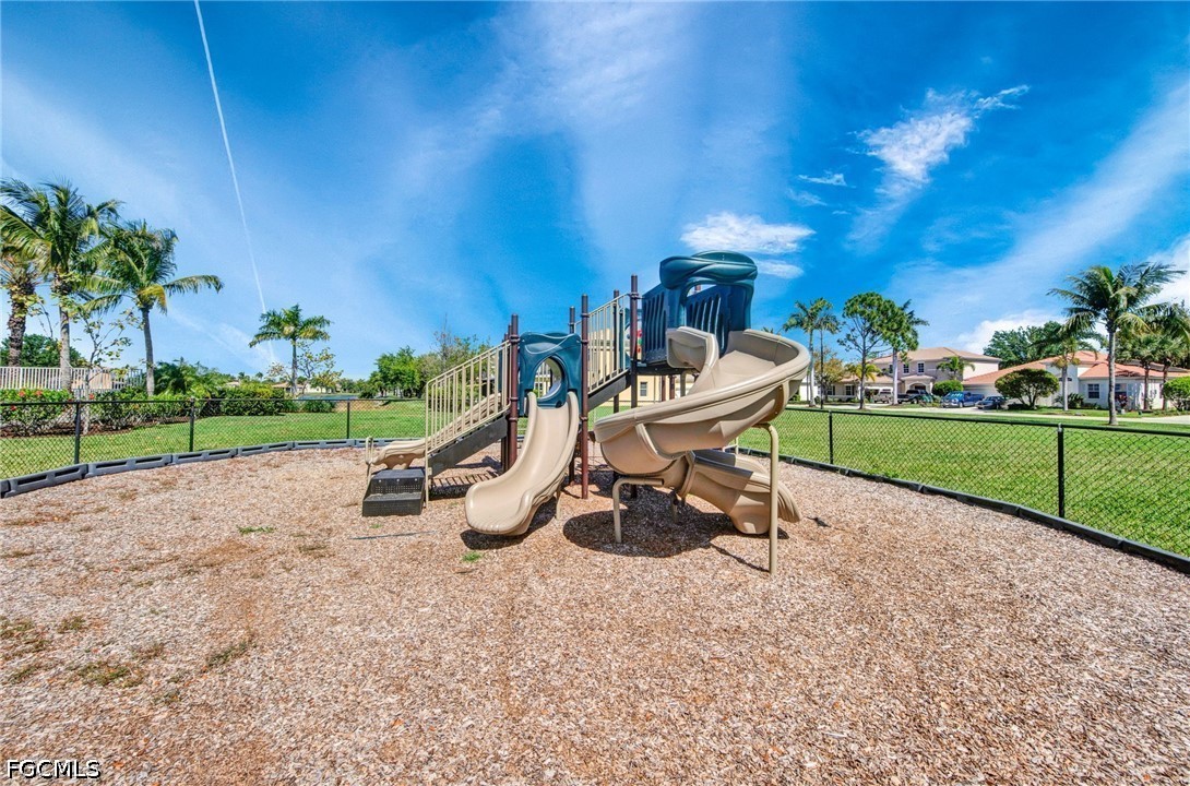 2537 Deerfield Lake, Cape Coral, FL 33909