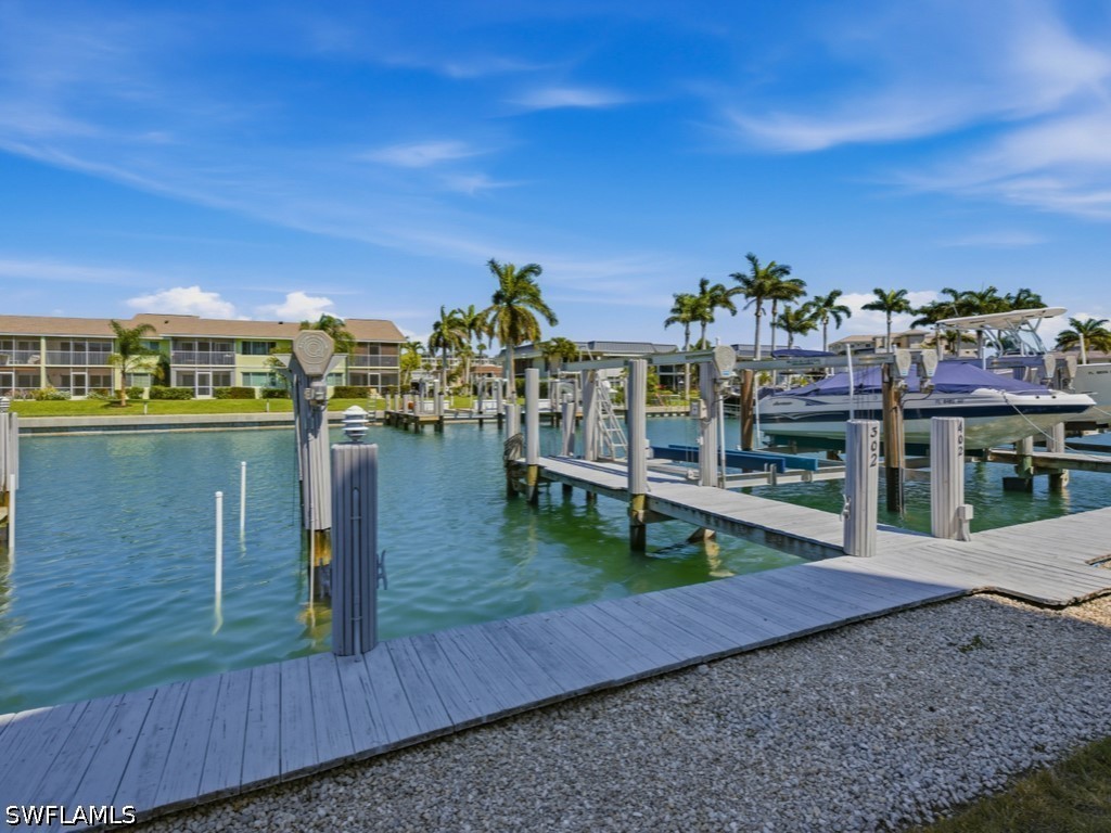 Dock
