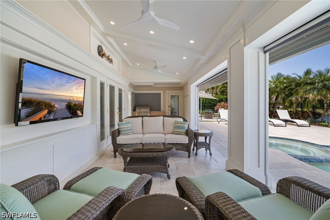 805 Lake Vista, Naples, FL 34108