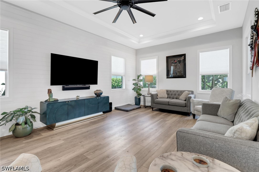 8966 Saint Lucia, Naples, FL 34114