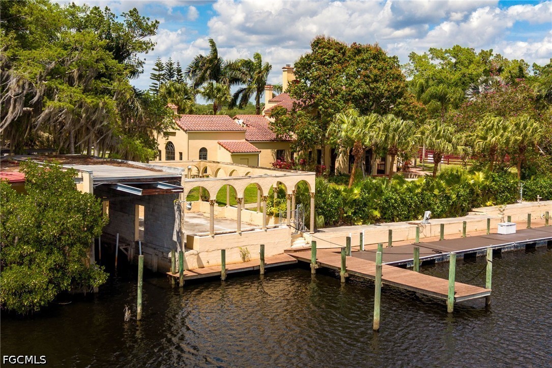 Dock