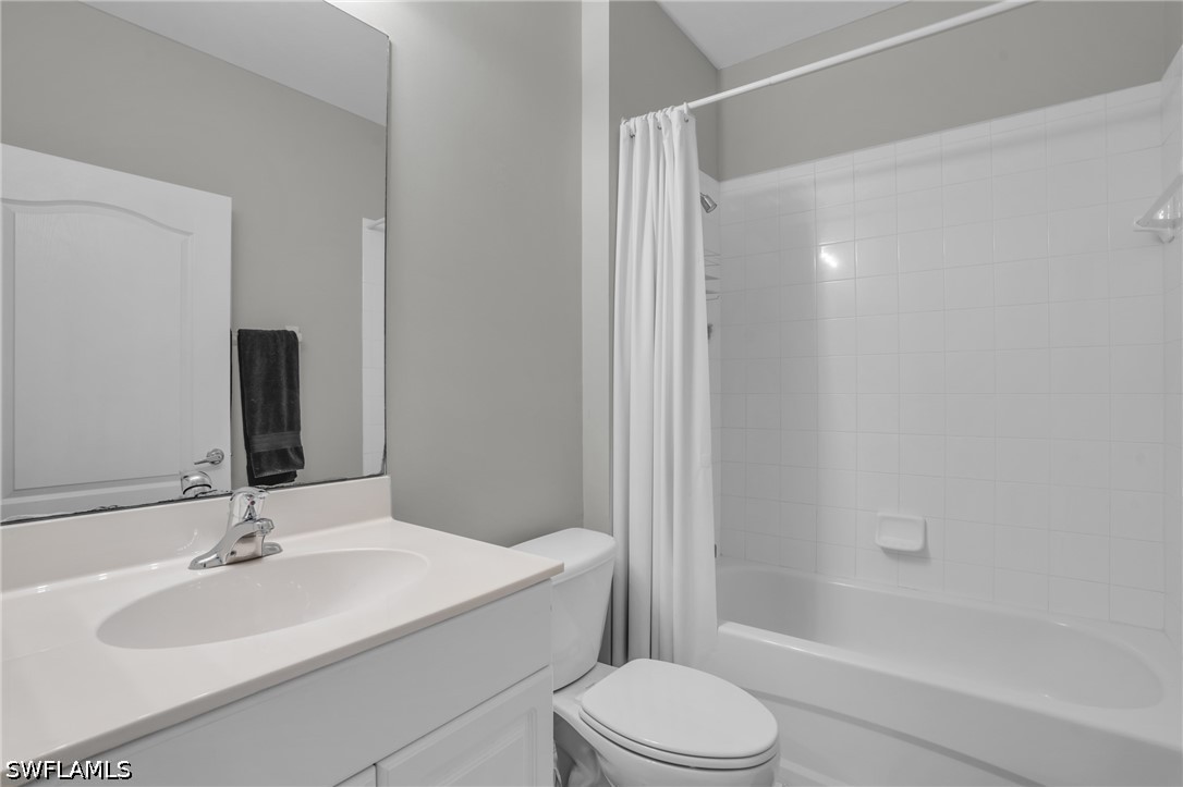 3435 Laurel Greens Unit 202, Naples, FL 34119
