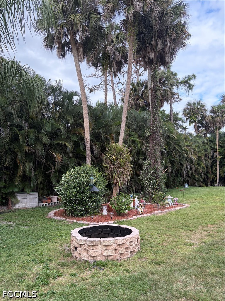 92 Evergreen, North Fort Myers, FL 33903