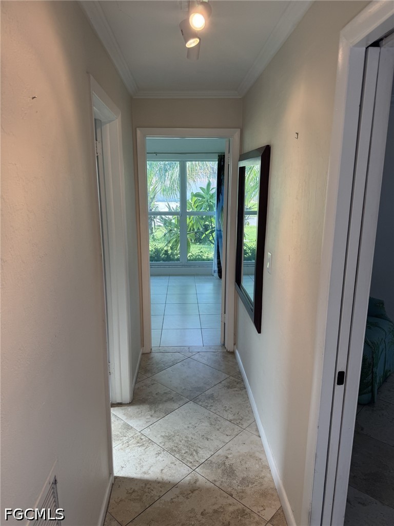 1437 21st, Cape Coral, FL 33990