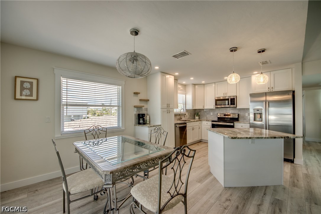 2360 Oleander, St James City, FL 33956