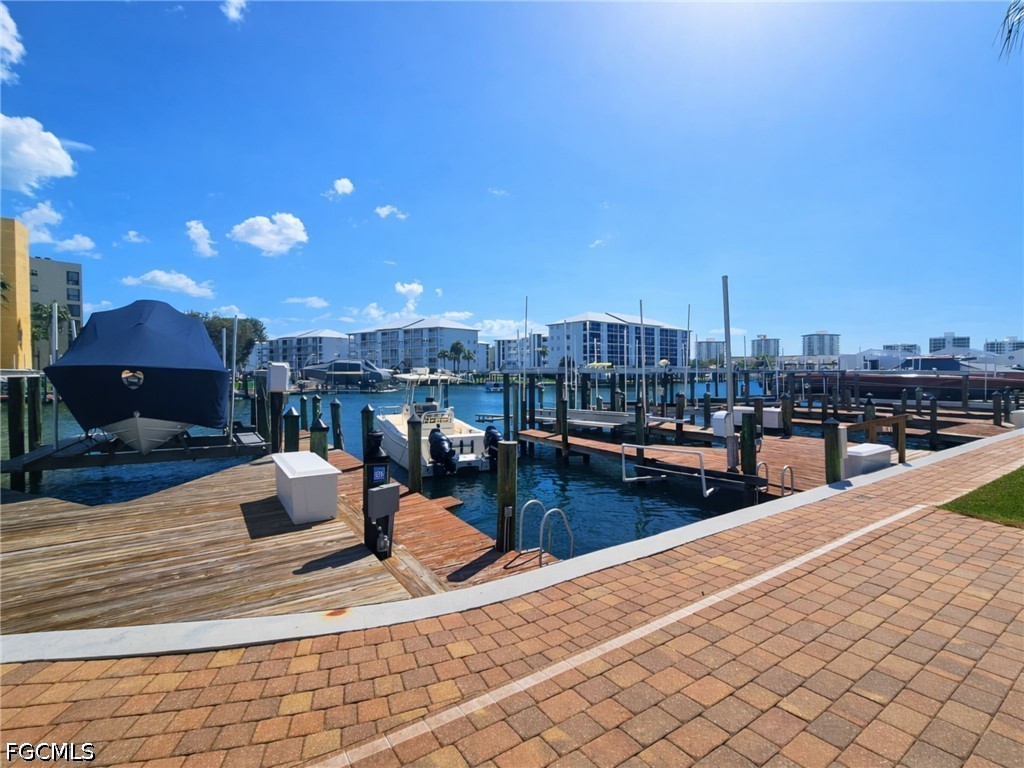 Dock