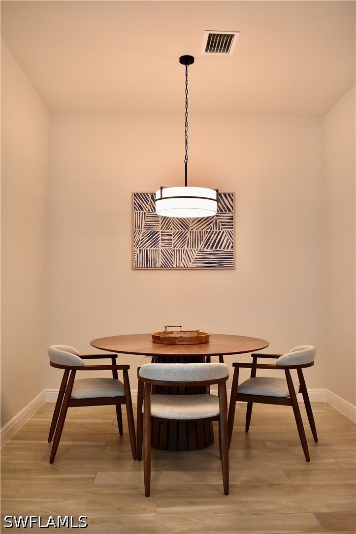 DiningArea