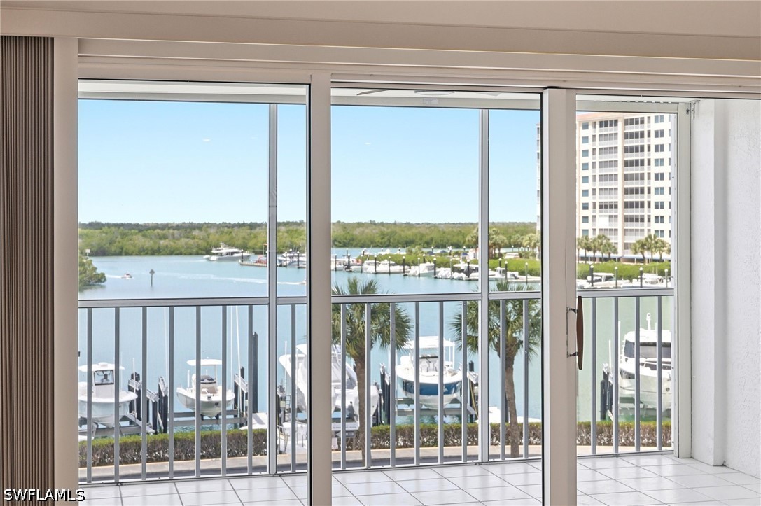 13105 Vanderbilt Unit 407, Naples, FL 34110