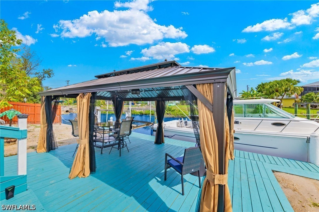 Dock