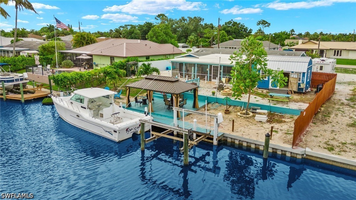 Dock