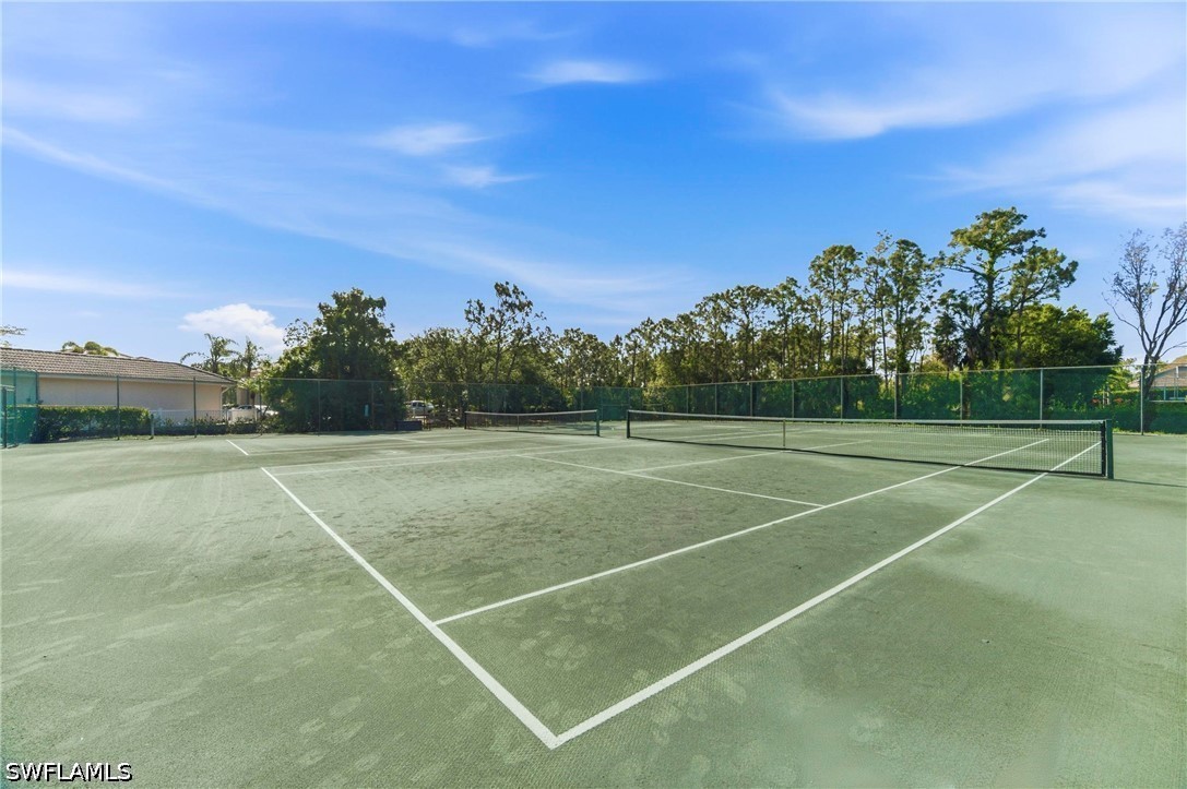 517 Lake Louise Unit 103, Naples, FL 34110