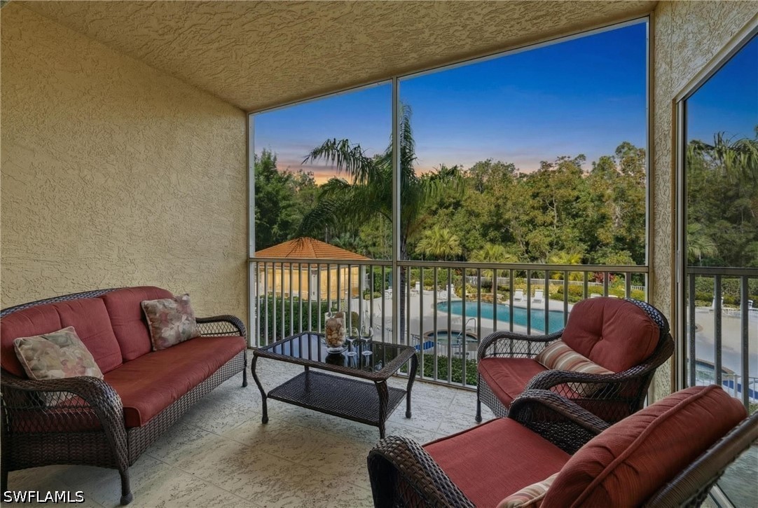9175 Celeste Unit 204, Naples, FL 34113