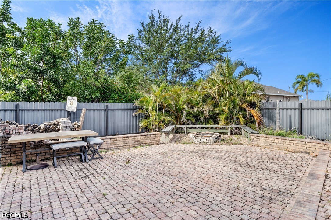 906 2nd, Cape Coral, FL 33909