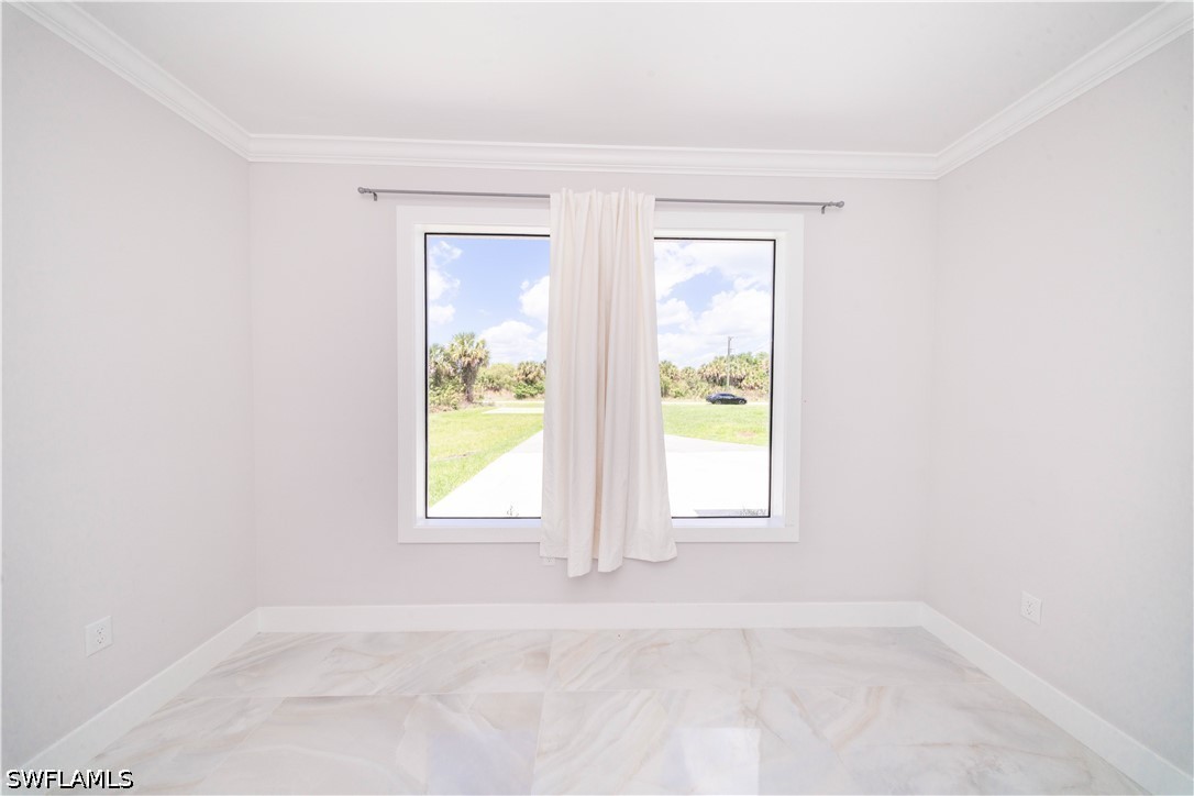 808 37th, Naples, FL 34120