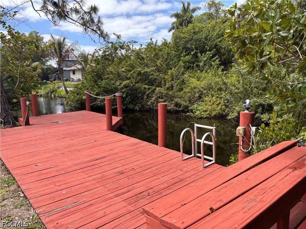 Dock