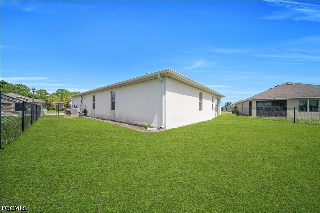 10549 Canal Brook, Lehigh Acres, FL 33936
