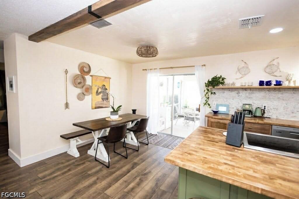 DiningArea