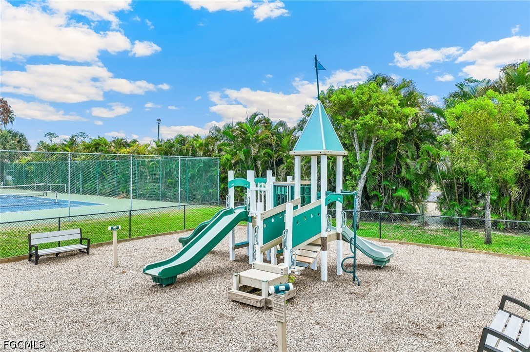 6048 Perthshire, Fort Myers, FL 33908