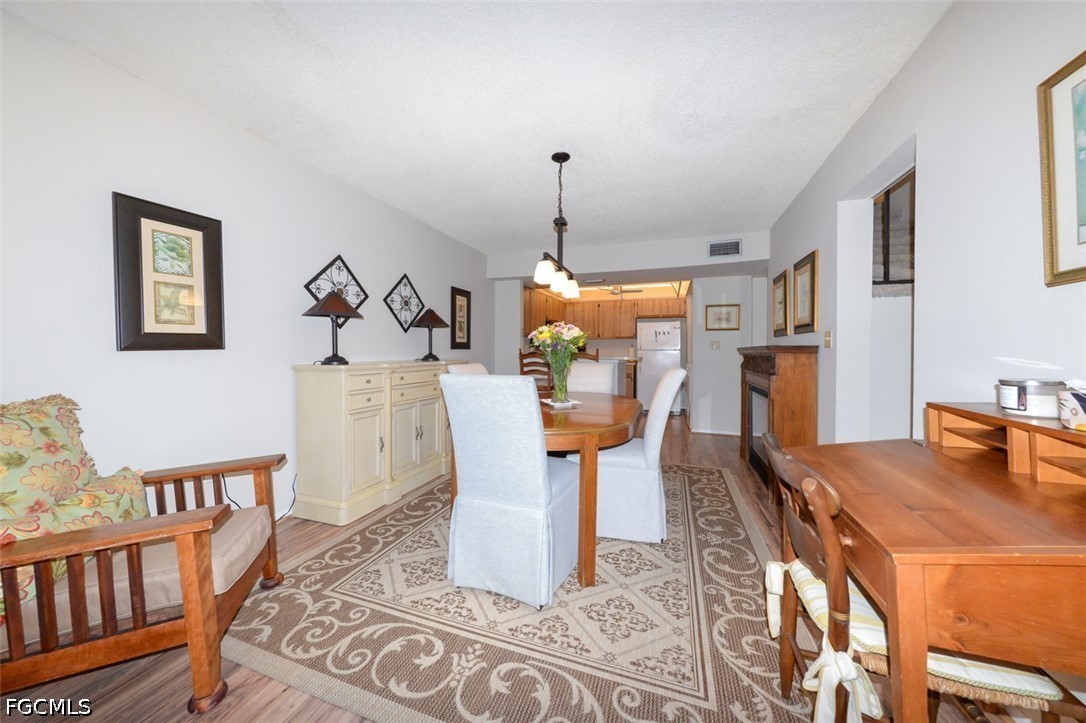 DiningRoom