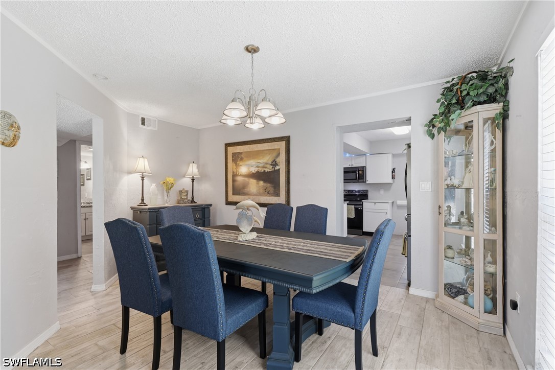 DiningArea