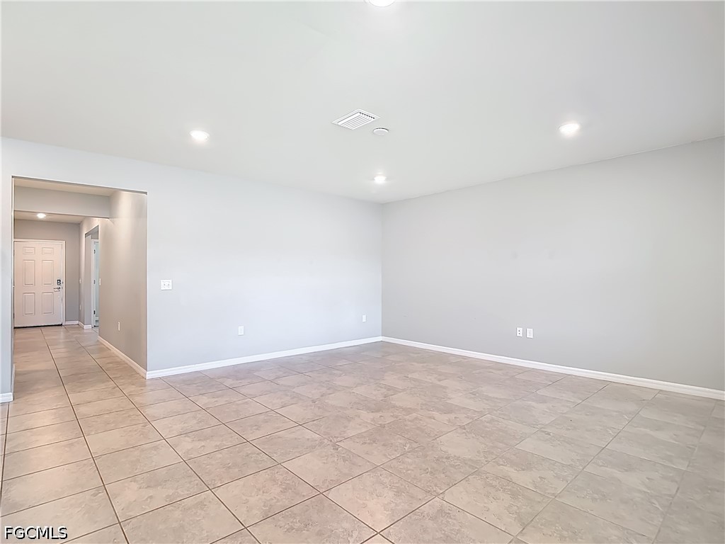 16056 Enclaves Cove, North Fort Myers, FL 33917